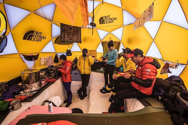 Блоьшая палатка для кемпинга The North Face METER DOME